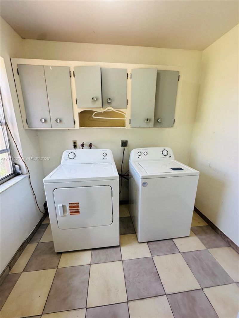 6241 SW 2nd St, Unit 6241, Miami, FL 33144 Photo