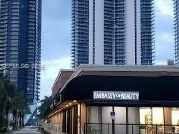 Collins , Sunny Isles Beach, FL 33180