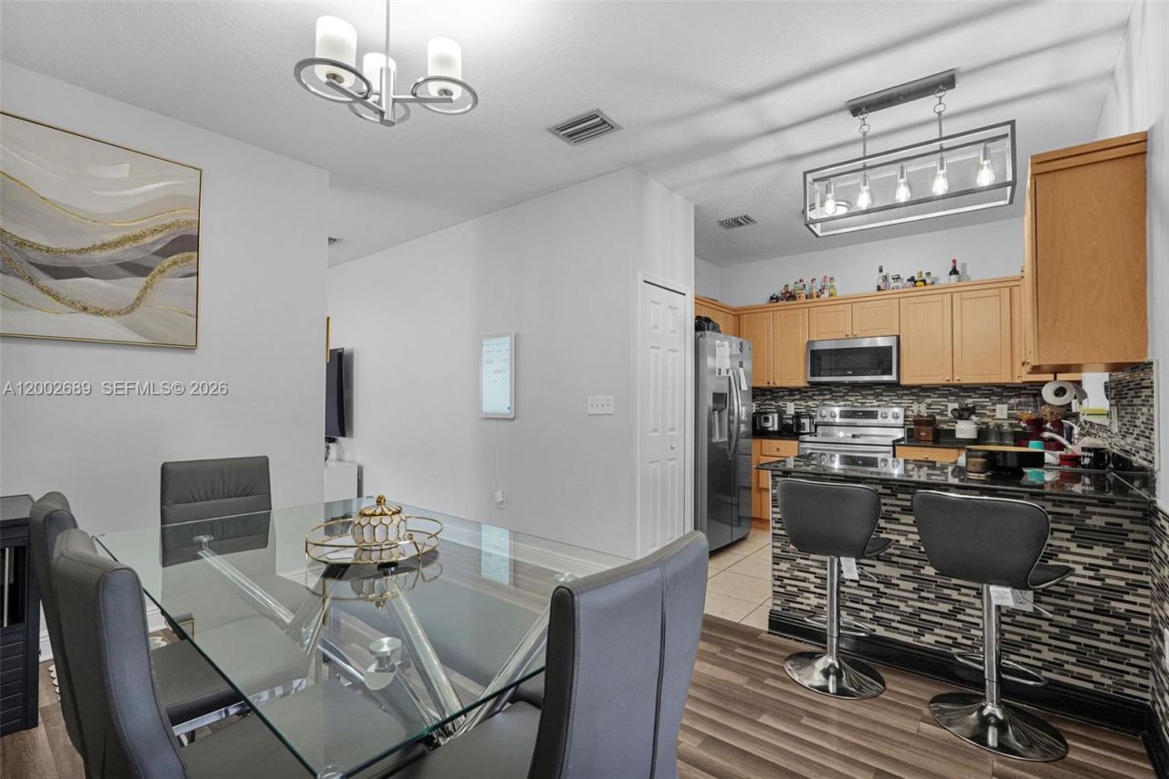 1381 W 30th St, Hialeah, FL 33012 Photo