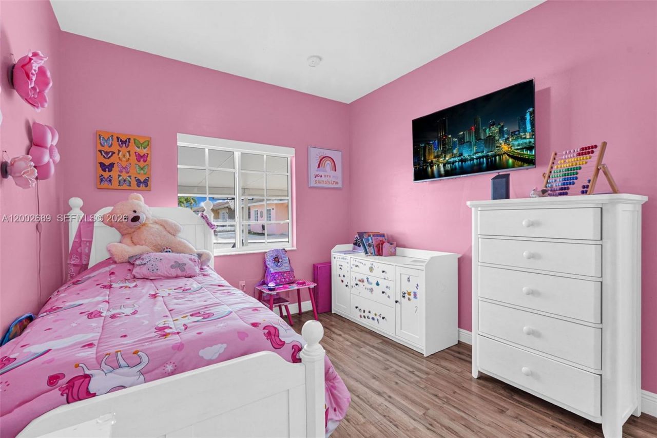 1381 W 30th St, Hialeah, FL 33012 Photo