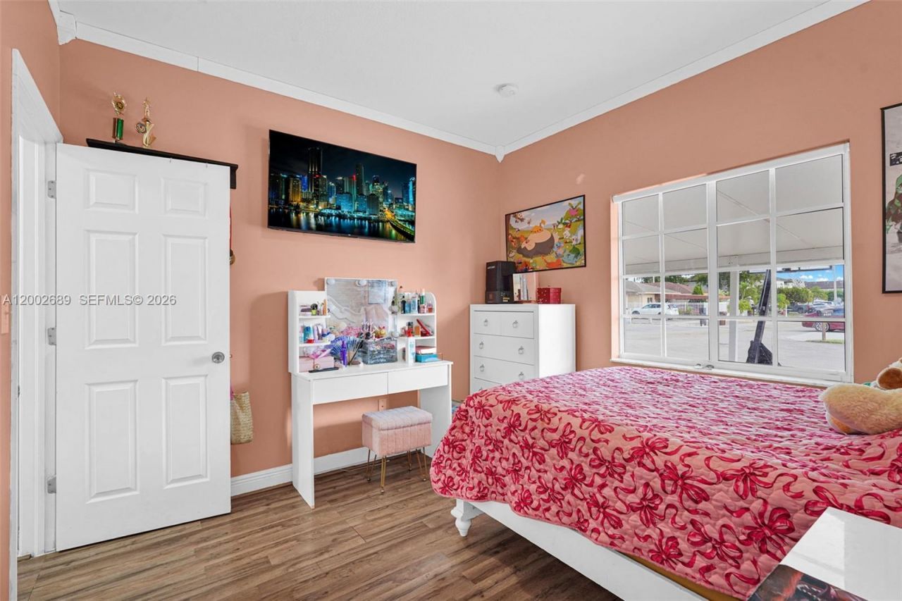 1381 W 30th St, Hialeah, FL 33012 Photo