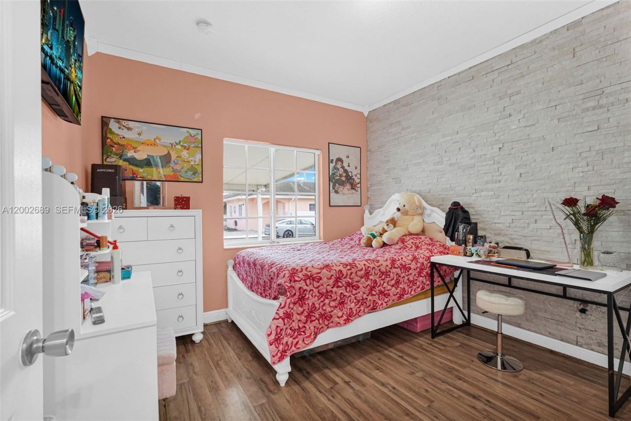 1381 W 30th St, Hialeah, FL 33012 Photo