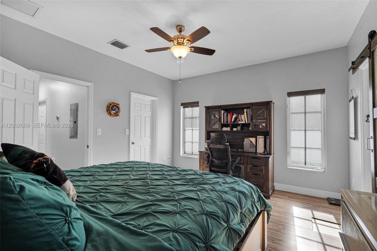 1381 W 30th St, Hialeah, FL 33012 Photo