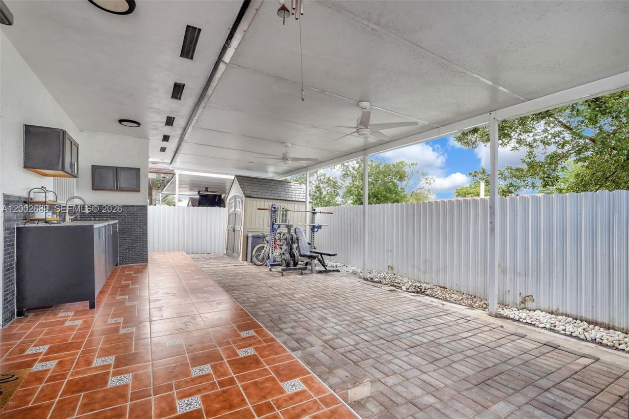 1381 W 30th St, Hialeah, FL 33012 Photo