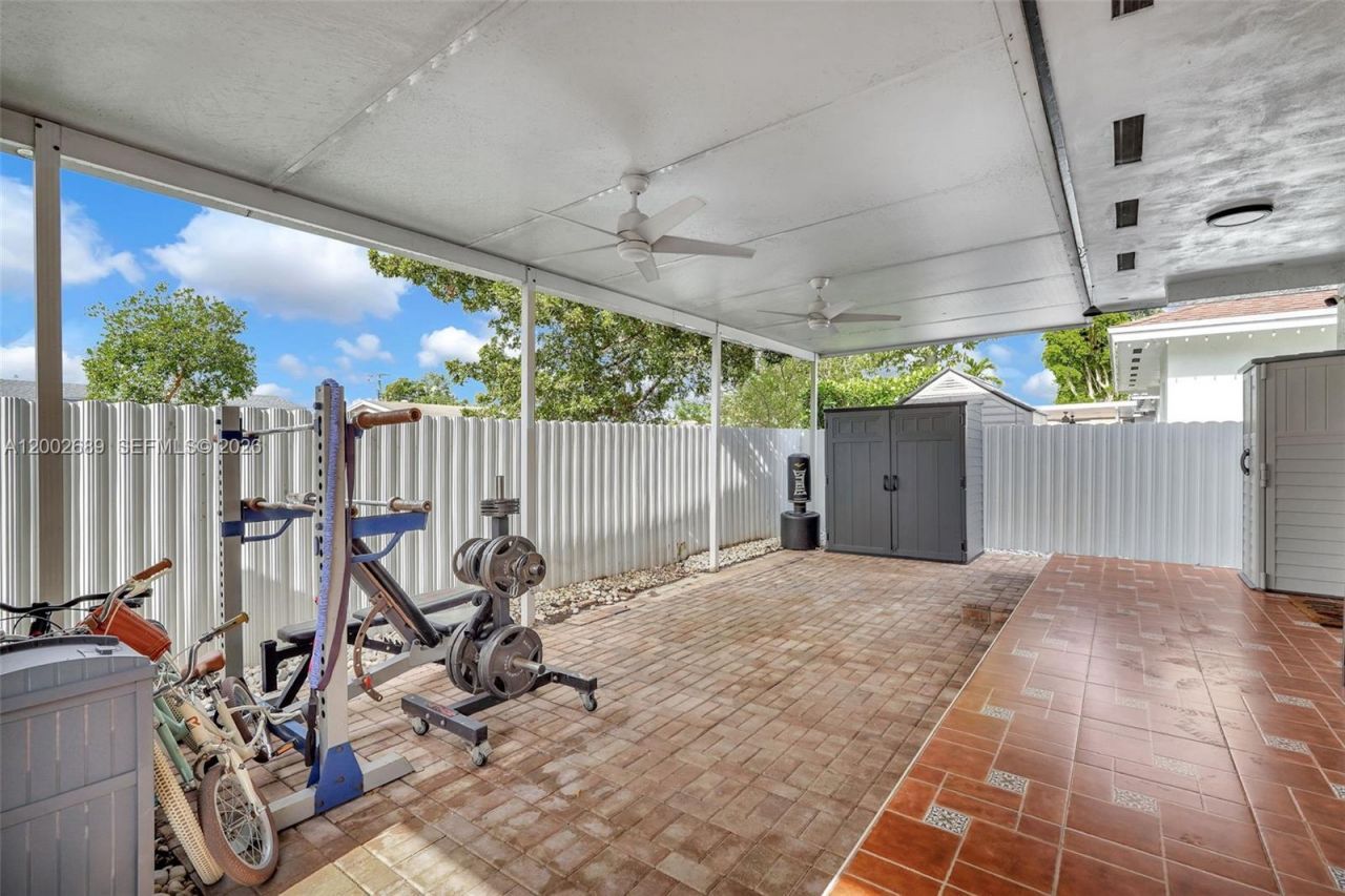 1381 W 30th St, Hialeah, FL 33012 Photo