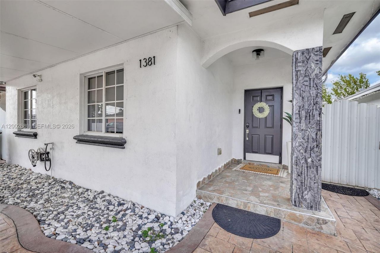 1381 W 30th St, Hialeah, FL 33012 Photo