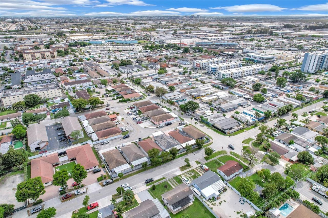 1381 W 30th St, Hialeah, FL 33012 Photo