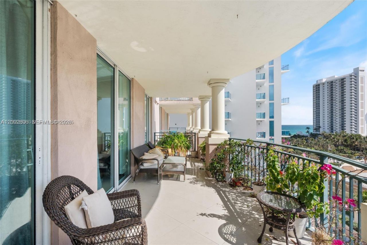 17555 Atlantic Blvd, Unit 902, Sunny Isles Beach, FL 33160 Photo