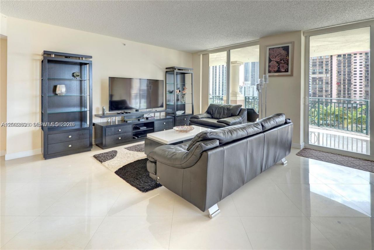 17555 Atlantic Blvd, Unit 902, Sunny Isles Beach, FL 33160 Photo