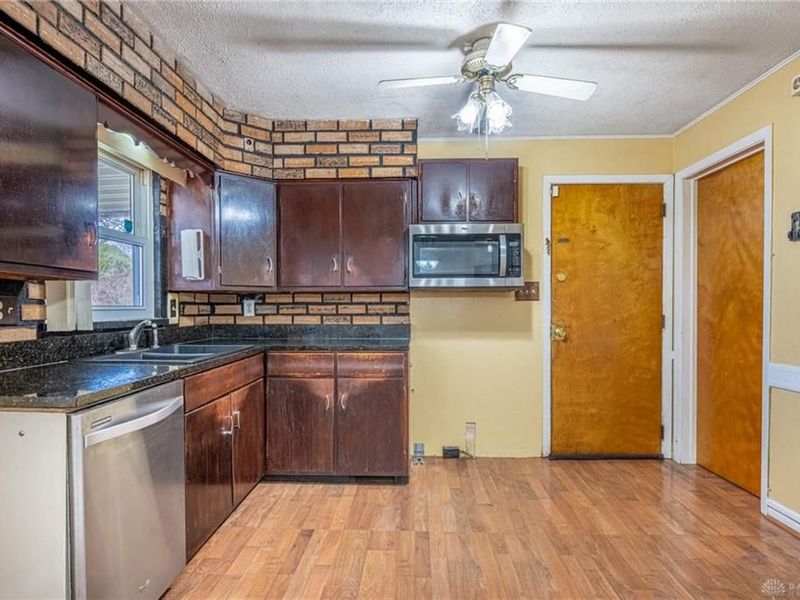 2219 Chamberlin Avenue, Harrison Township, OH 45406 Photo 8