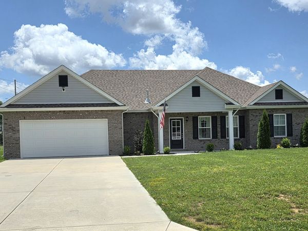 17 Pinnacle Point Ln, Tullahoma, TN 37388