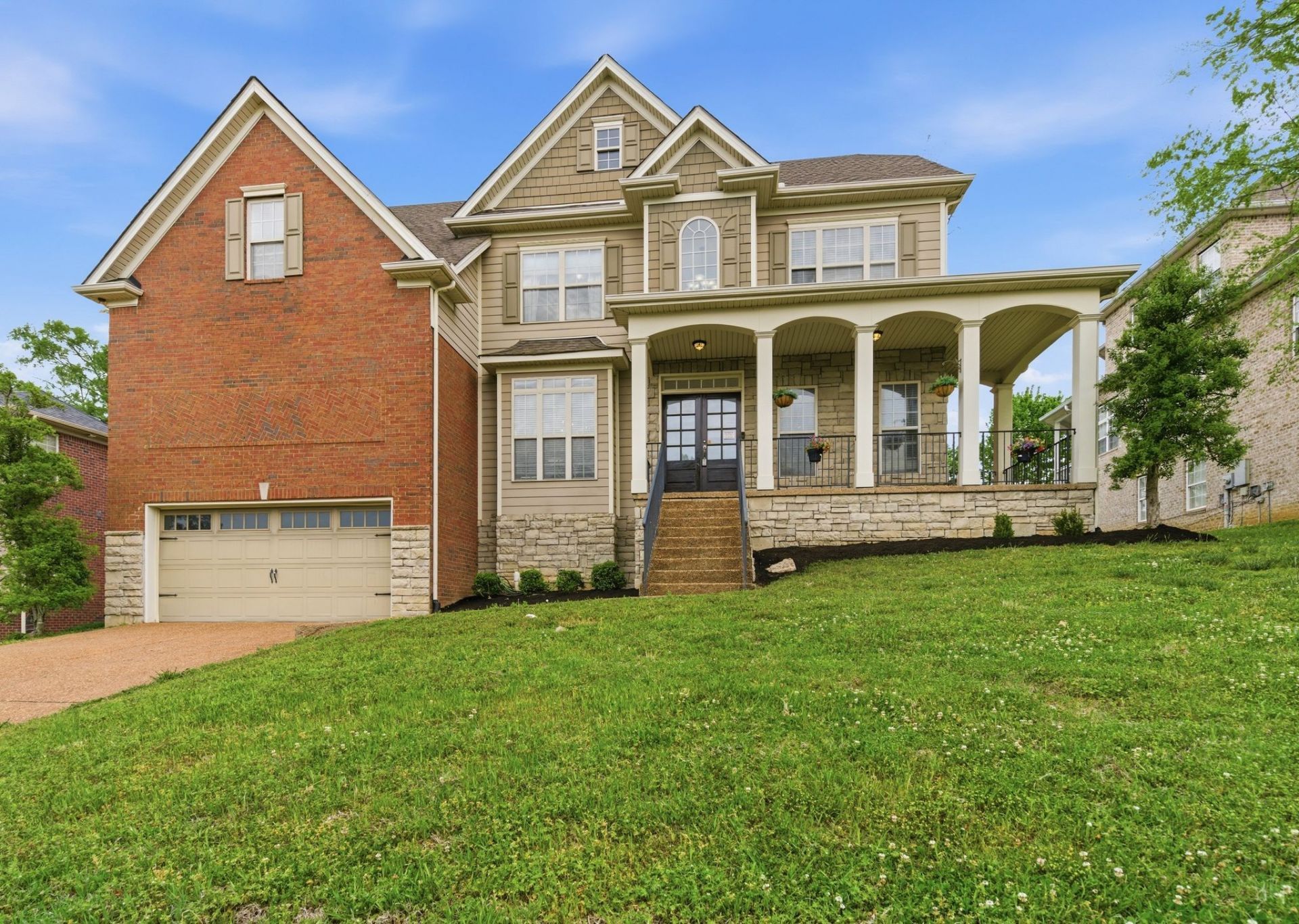 1075 Mansker Farm Blvd, Hendersonville, TN 37075 Main Photo