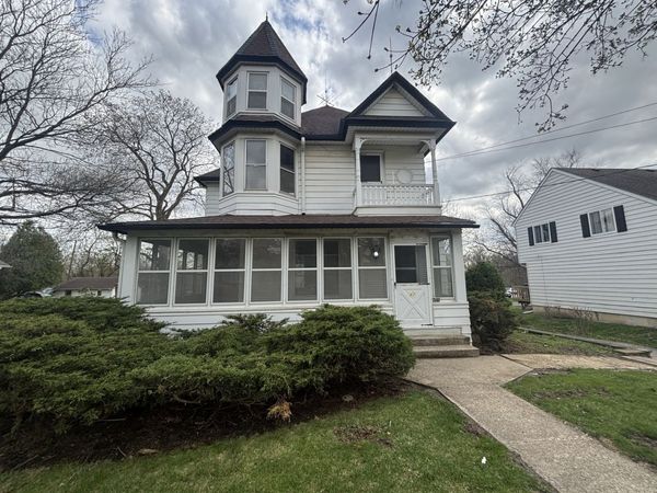 4221 Old Grand Avenue , Gurnee, IL 60031