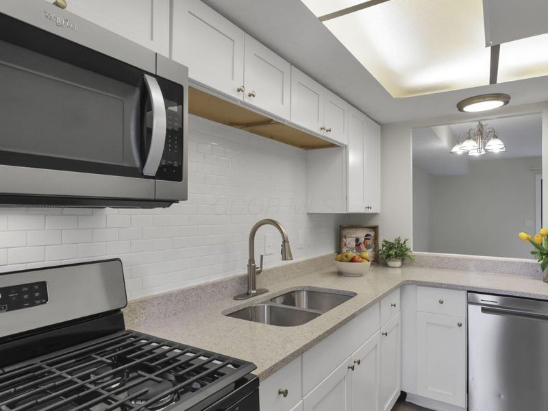 25 King Arthur Boulevard , Westerville, OH 43081 Photo 6