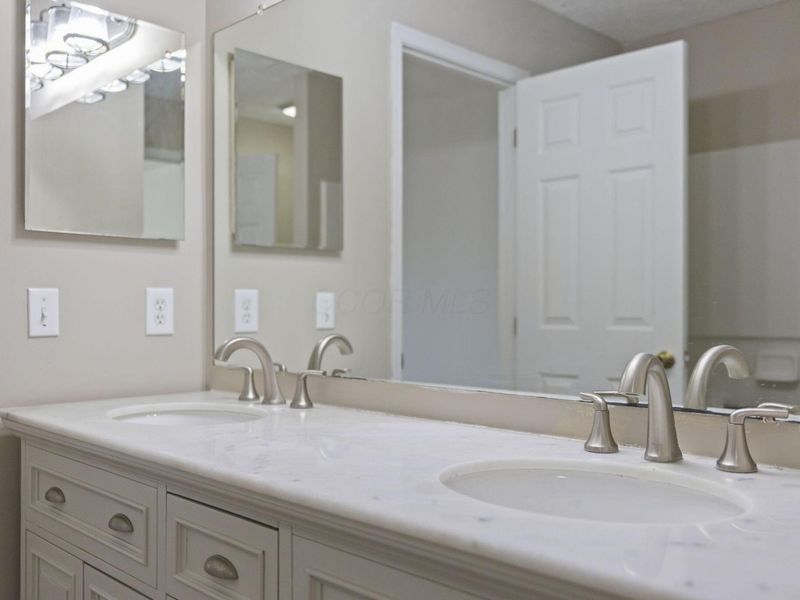 4626 Parrau Drive, Unit 69G, Columbus, OH 43228 Photo 38