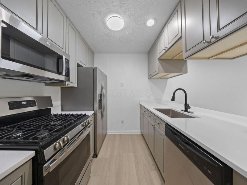 4626 Parrau Drive, Unit 69G, Columbus, OH 43228 Photo 6