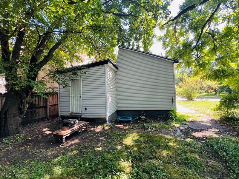 9407 Benham Avenue, Cleveland, OH 44105 Photo 9