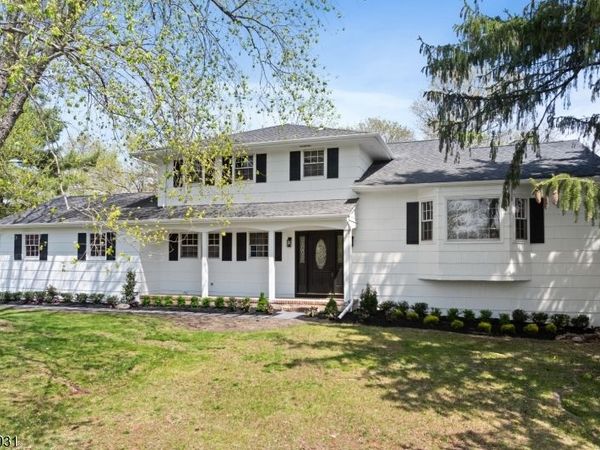 22 Hillcrest Rd, Hillsborough, NJ 08844