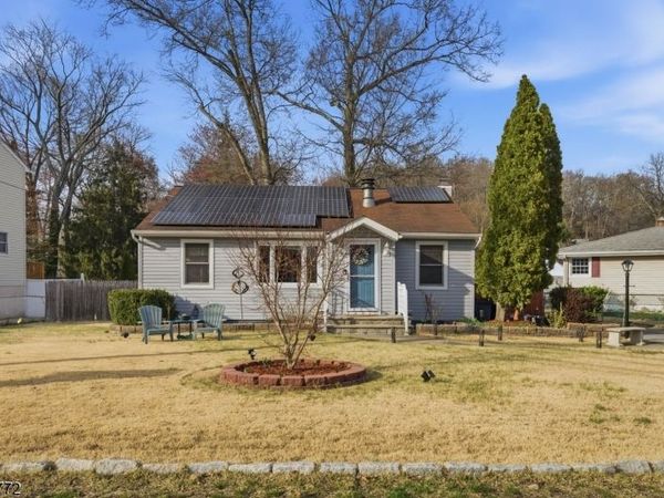 50 Skyline Lake Dr, Ringwood, NJ 07456