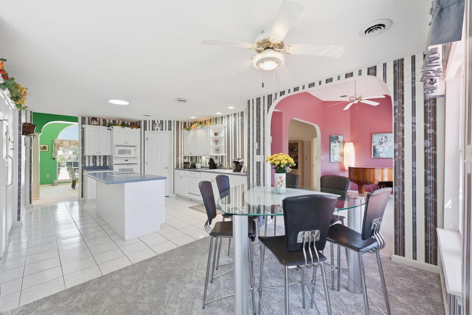 2562 Lake Vista Dr.  Photo 15