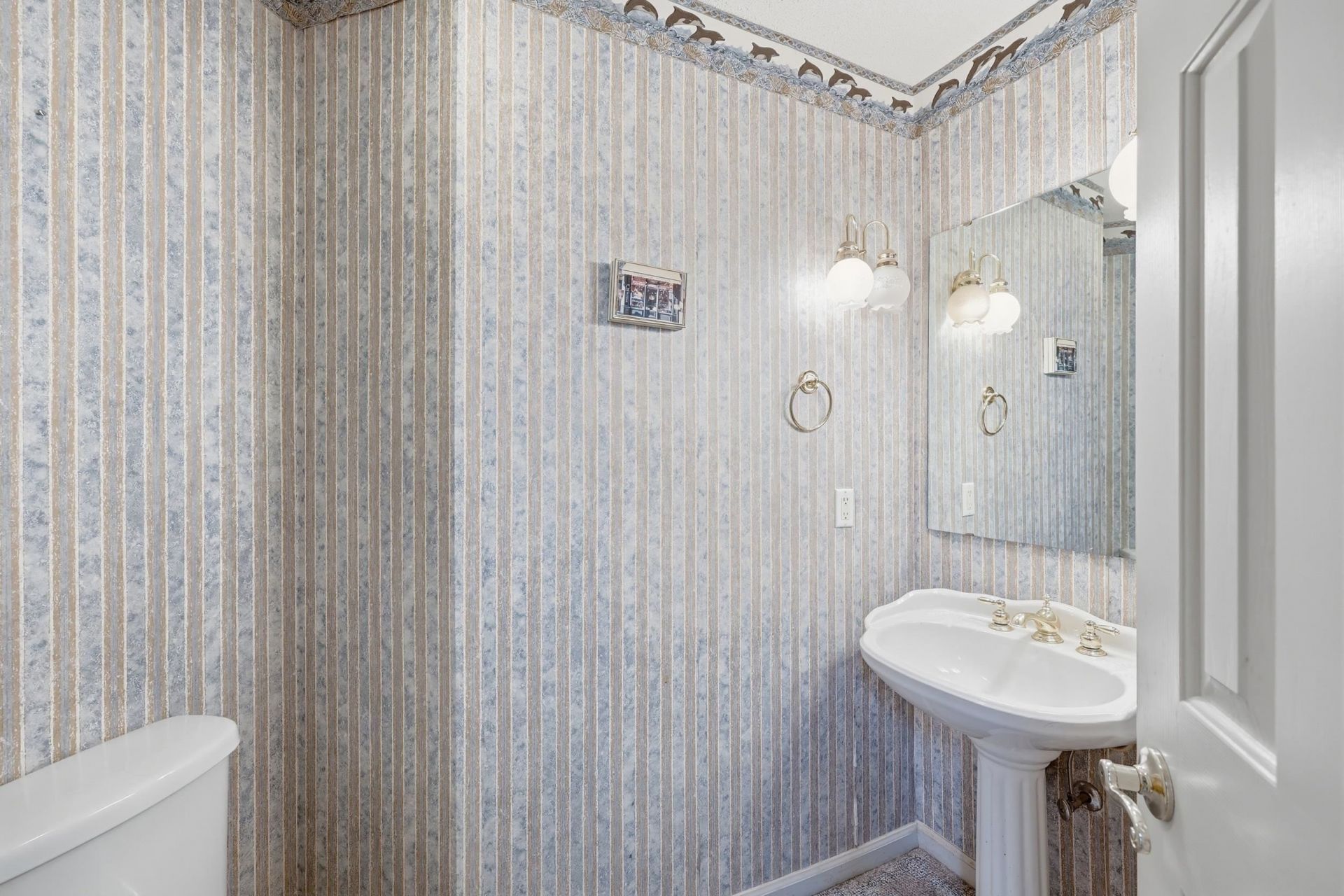 2562 Lake Vista Dr.  Photo 31