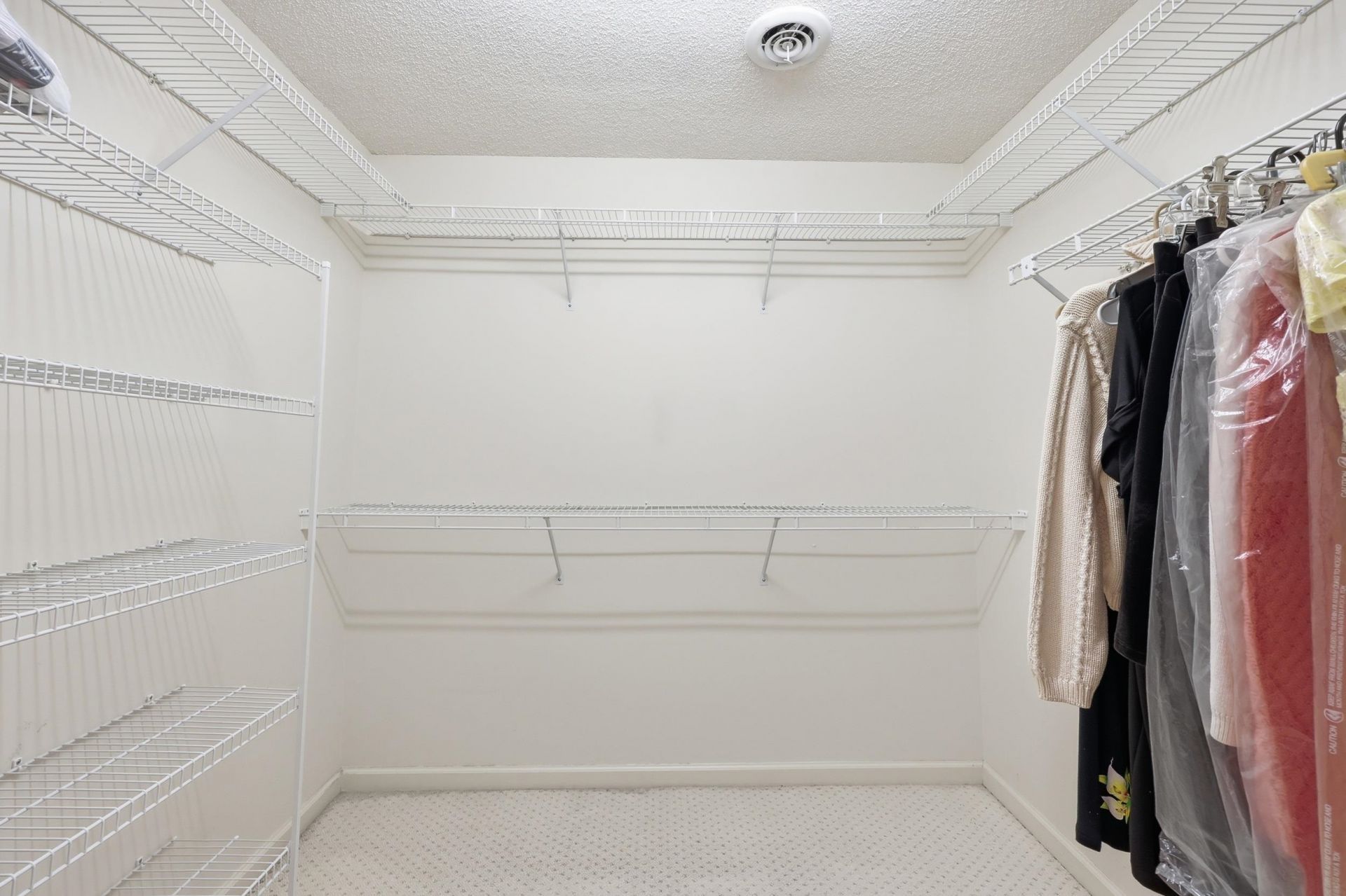 2562 Lake Vista Dr.  Photo 39