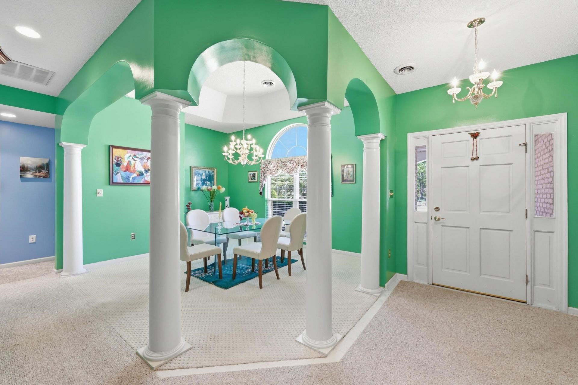 2562 Lake Vista Dr.  Photo 4