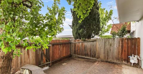 7738 La Mancha Way, Sacramento, CA 95823 Photo