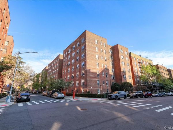 67-40 Booth Street, Unit 4O, Forest Hills, NY 11375