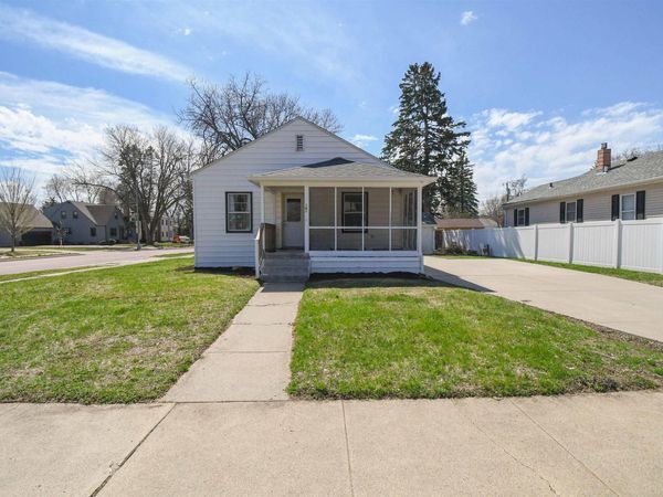 101 W 27th St, Sioux Falls, SD 57105