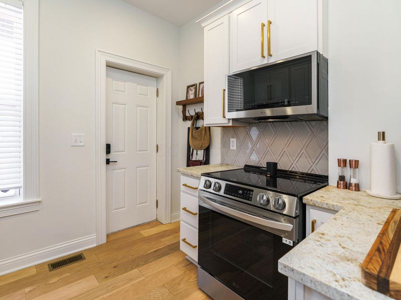 33 W Starr Avenue , Columbus, OH 43201 Photo 15