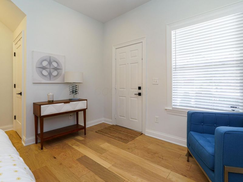 33 W Starr Avenue , Columbus, OH 43201 Photo 4