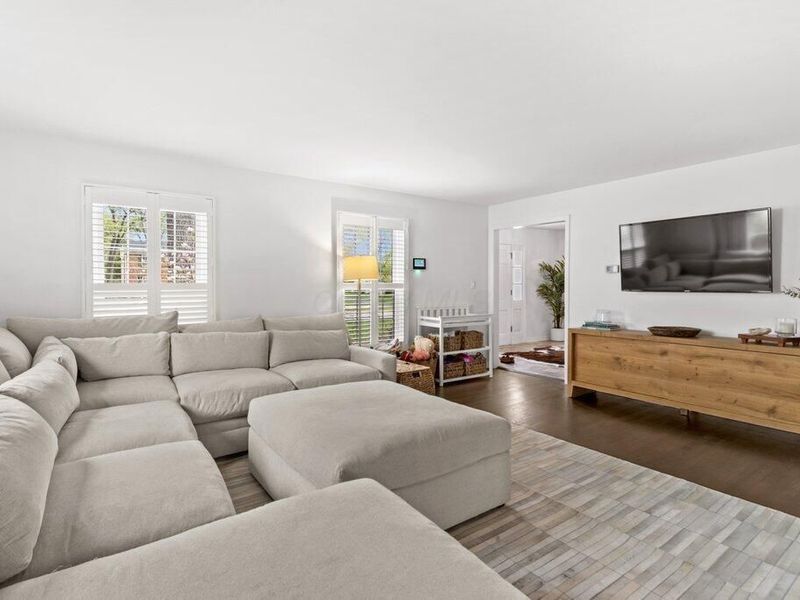 855 Clubview Boulevard S, Columbus, OH 43235 Photo 5