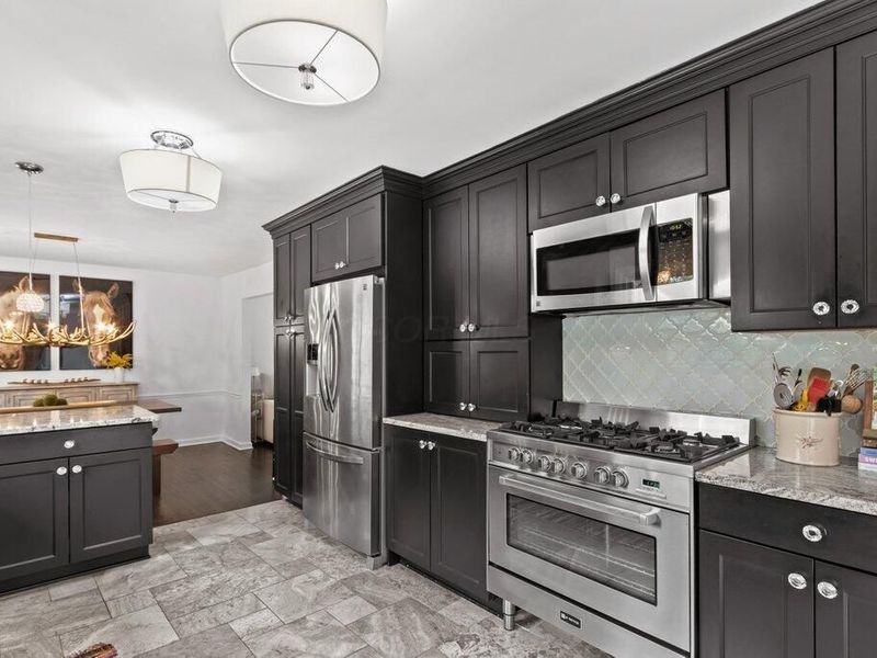 855 Clubview Boulevard S, Columbus, OH 43235 Photo 5