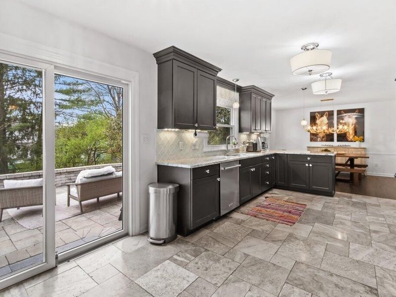 855 Clubview Boulevard S, Columbus, OH 43235 Photo 7