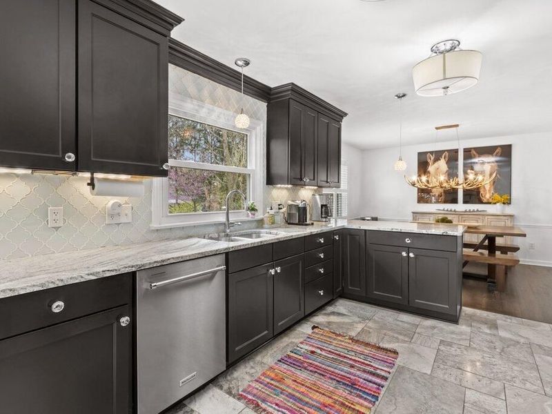 855 Clubview Boulevard S, Columbus, OH 43235 Photo 9