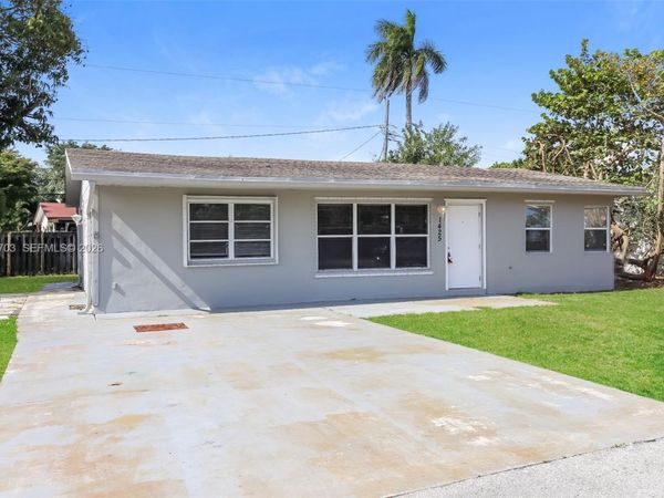 1425 NE 29th St , Pompano Beach, FL 33064