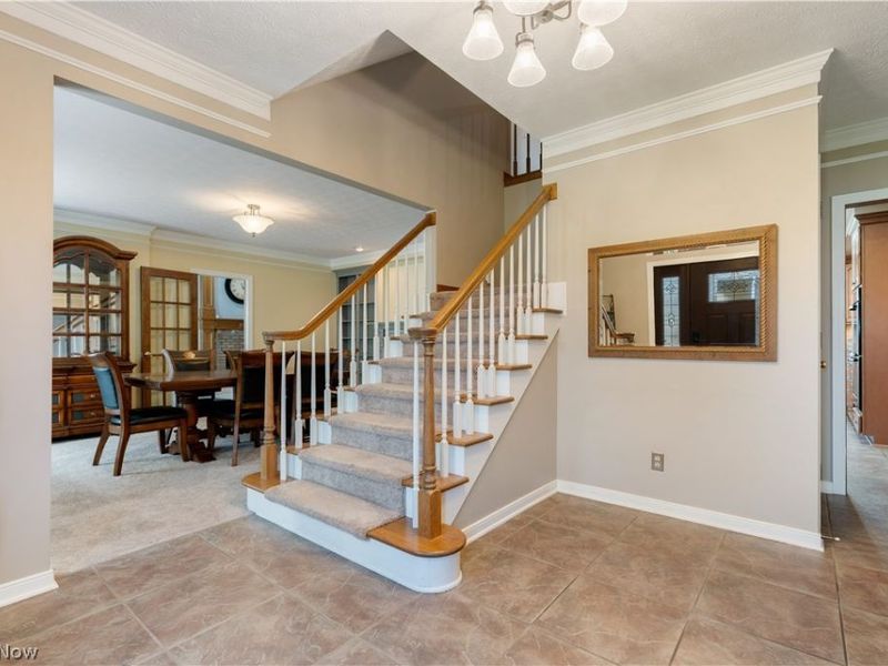 2903 Aylesbury Street NW, North Canton, OH 44720 Photo 2