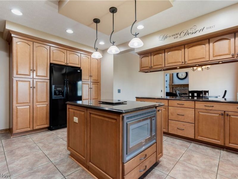 2903 Aylesbury Street NW, North Canton, OH 44720 Photo 3