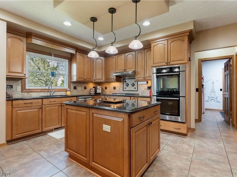 2903 Aylesbury Street NW, North Canton, OH 44720 Photo 5