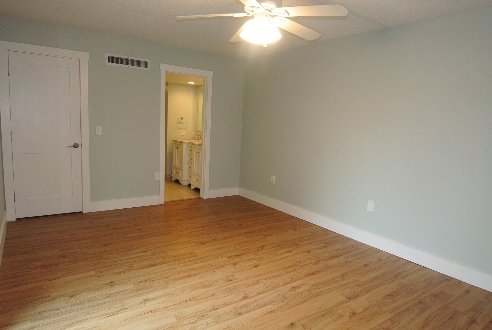 825 Center Street, Unit 3d, Jupiter, FL 33458 Photo