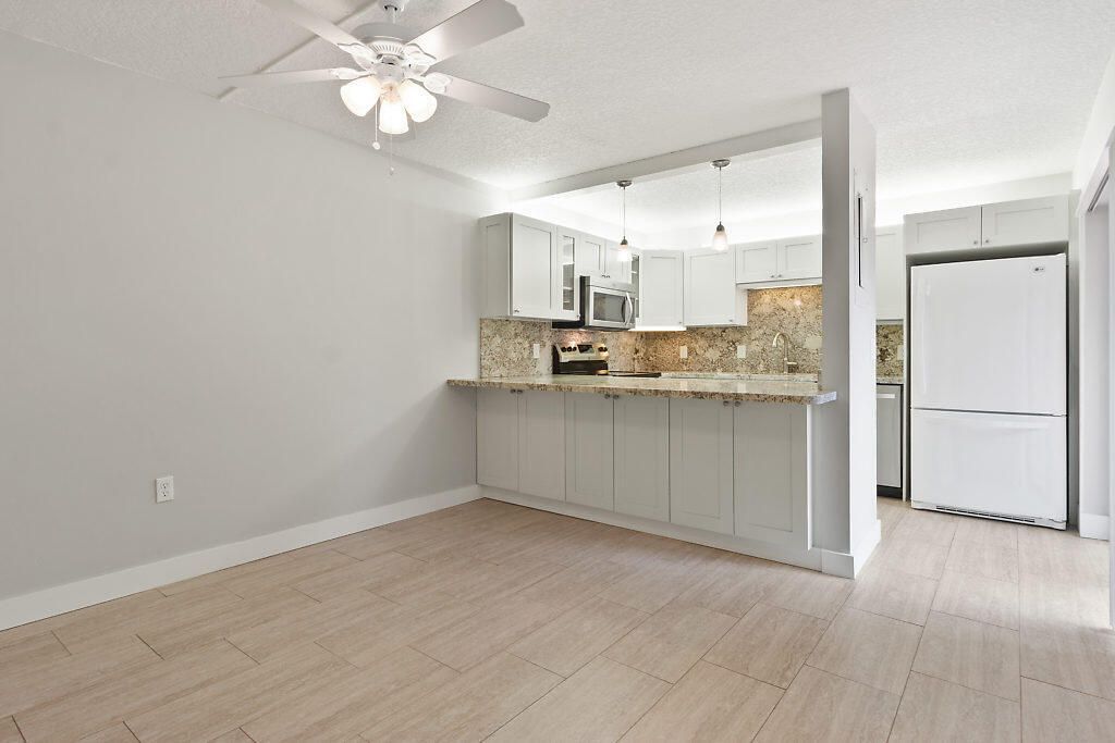 825 Center Street, Unit 3d, Jupiter, FL 33458 Photo