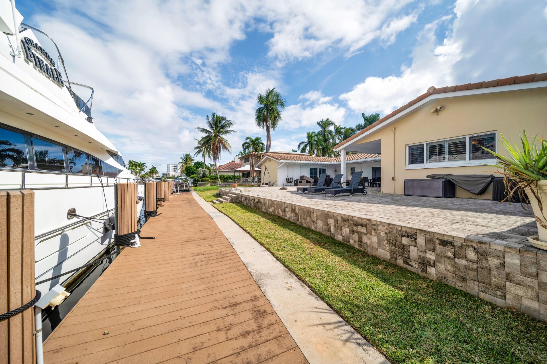 2401 SE 8th Court, Pompano Beach, FL 33062 Photo