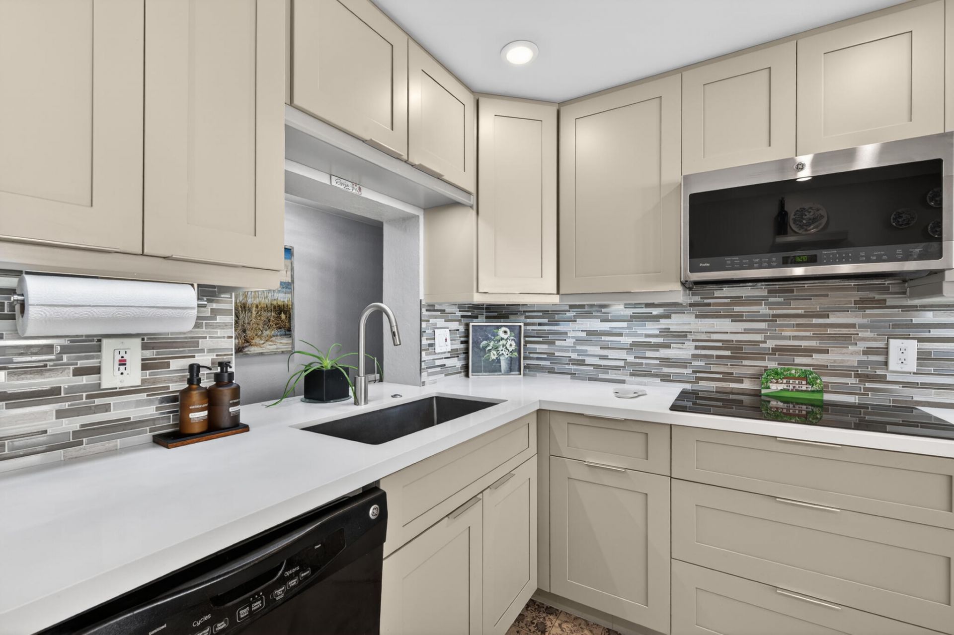 8770 Holly Court, Unit 101, Tamarac, FL 33321 Photo