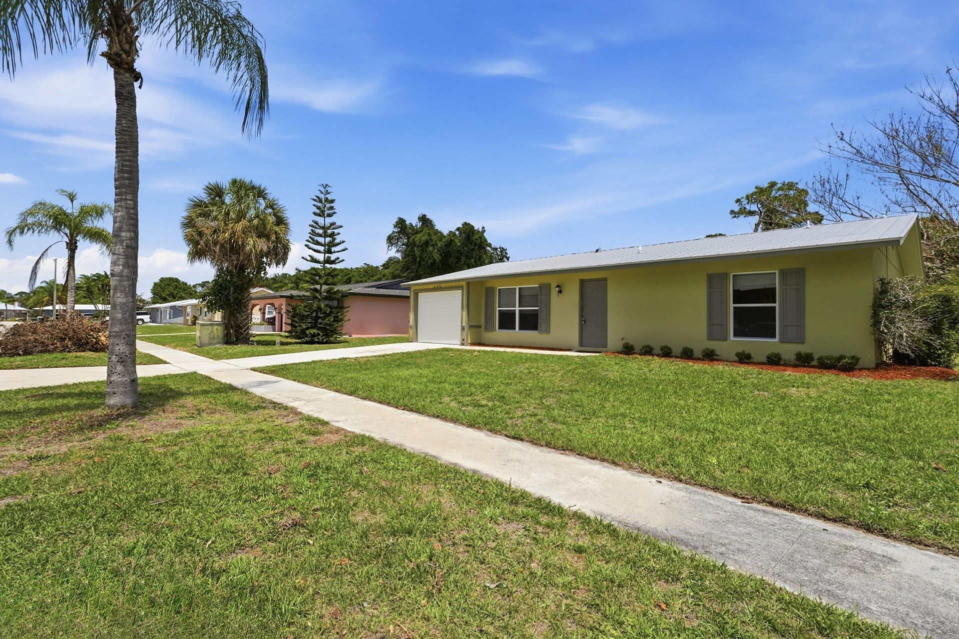 445 NE Armory Circle, Port Saint Lucie, FL 34983 Photo