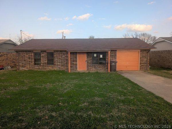 522 Highland Drive , Bartlesville, OK 74003