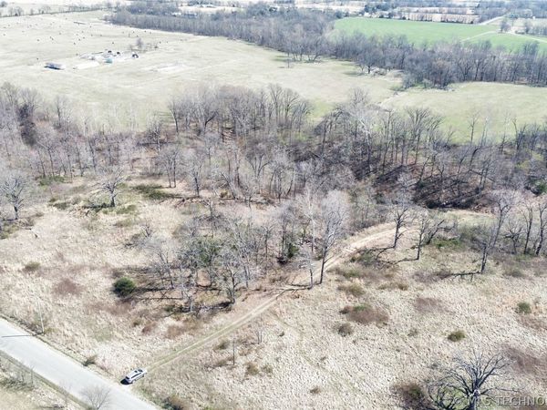 01 E 390 Road, Jay, OK 74346