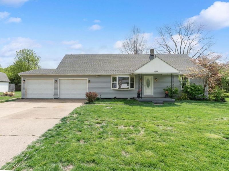 626 W Crescent Drive, Carlisle, OH 45005 Photo 1