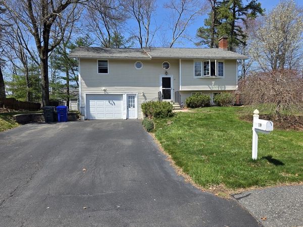 19 Bowdoin Dr, Milford, MA 01757