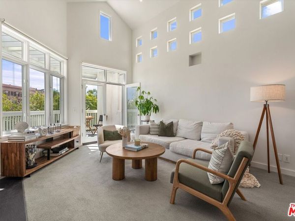 3002 3rd Street, Unit 304, Santa Monica, CA 90405